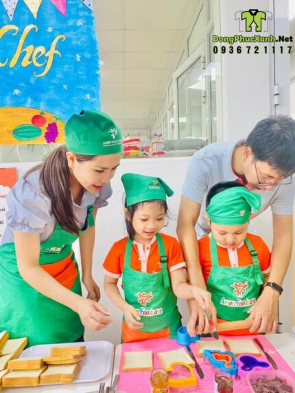 Mẫu tạp dề cao cấp chống thấm in logo cho trẻ em