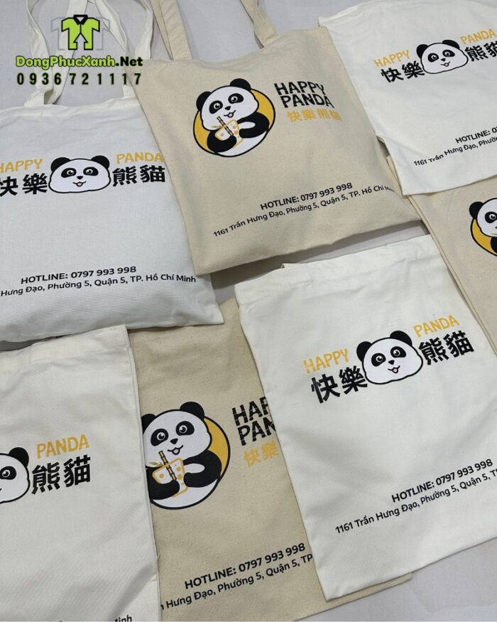 Túi xách in logo HAPPY PANDA cho tiệm trà sữa