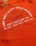 Đồng phục học sinh mầm non sử dụng màu cam làm chủ đạo in logo Trường mẫu giáo Thùy Dương