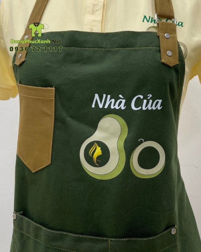 Bộ đồng phục nhân viên quán cà phê lấy ý tưởng màu của trái bơ, in logo Nhà Của Bơ