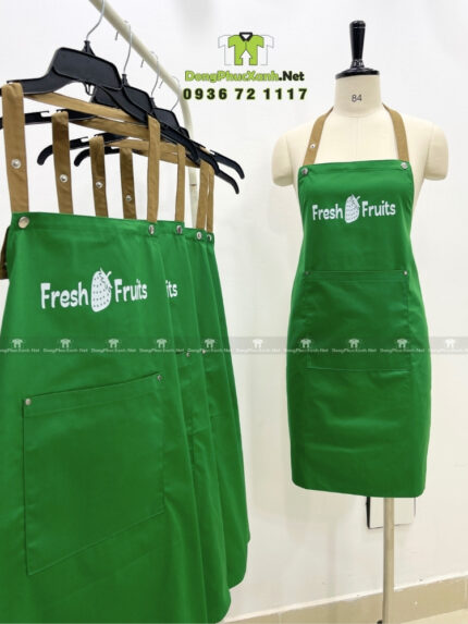 Tạp dề dài cho nhân viên phục vụ màu xanh lá in logo Fresh Fruits