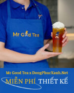 Tạp dề quán trà sữa màu xanh dương nổi bật, in logo Mr Good Tea