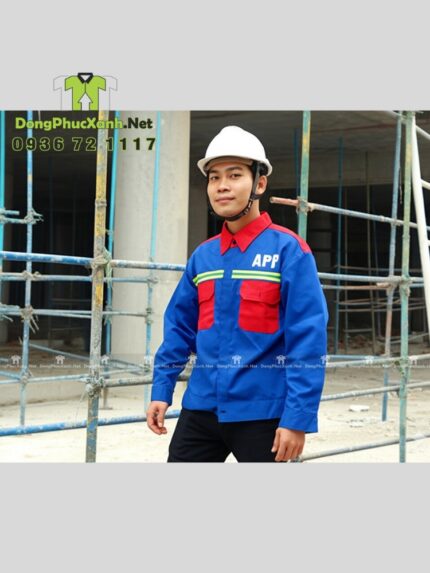 Áo đồng phục công nhân xây dựng thiết kế áo dài tay che phủ tốt, in logo Ân Phú Phát.