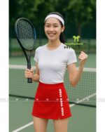 Chân váy đồng phục đỏ thiết kế trẻ trung, năng động, in logo MB66.