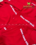 Chân váy đồng phục đỏ thiết kế trẻ trung, năng động, in logo MB66.