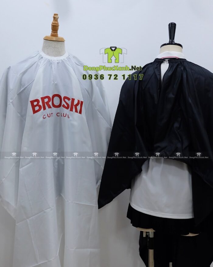 Áo choàng cắt tóc dành cho barbershop thiết kế 2 màu trắng và đen riêng biệt, in logo BROSKI.