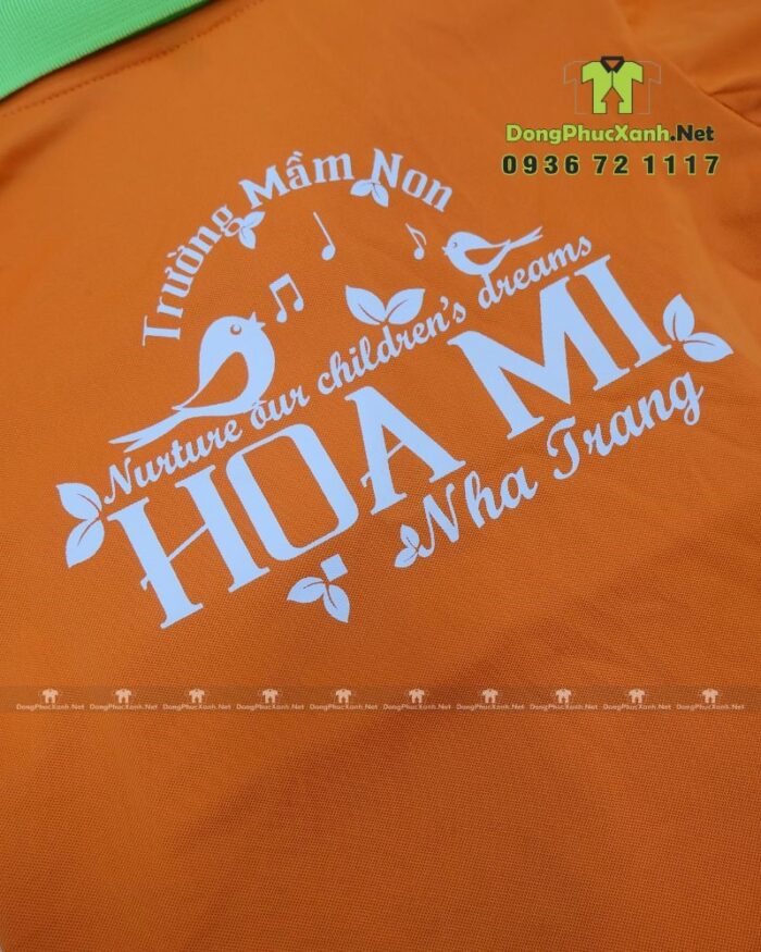 Đồng phục mầm non thiết kế màu sắc tươi sáng, in logo Mầm non Họa Mi.