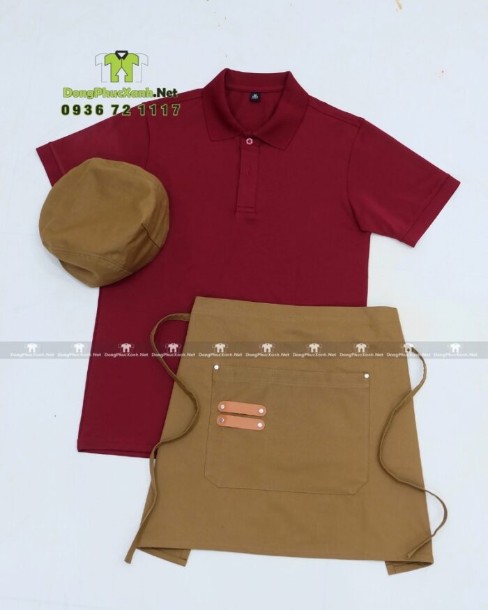 Bộ đồng phục quán cà phê có áo thun đồng phục màu đỏ đô sang trọng, quý phái, thiết kế logo theo yêu cầu.