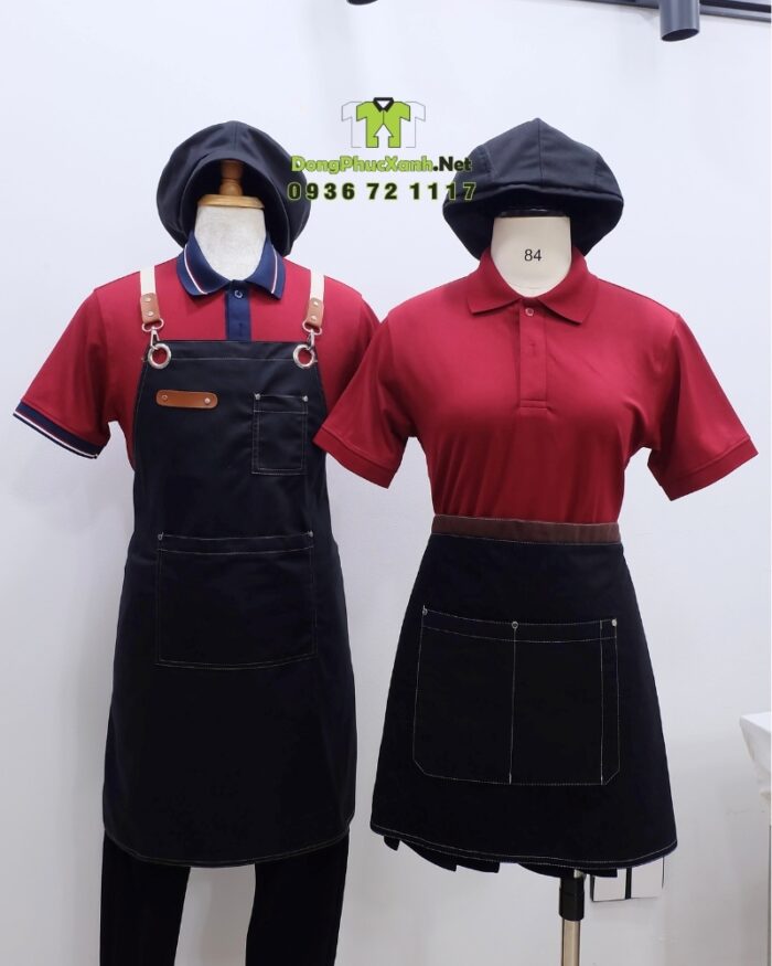 Bộ đồng phục quán cà phê có áo thun đồng phục màu đỏ đô sang trọng, quý phái, thiết kế logo theo yêu cầu.