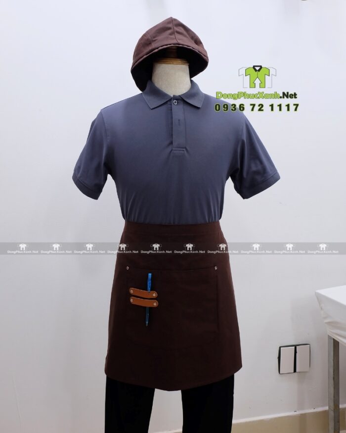 Bộ đồng phục quán trà sữa với áo đồng phục màu xám trang nhã và tinh tế, in/thêu logo theo yêu cầu.