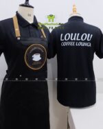 Bộ đồng phục nhân viên pha chế quán cà phê, in logo LOULOU Coffee Lounge.