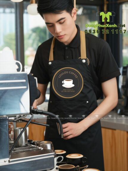 Bộ đồng phục nhân viên pha chế quán cà phê, in logo LOULOU Coffee Lounge.