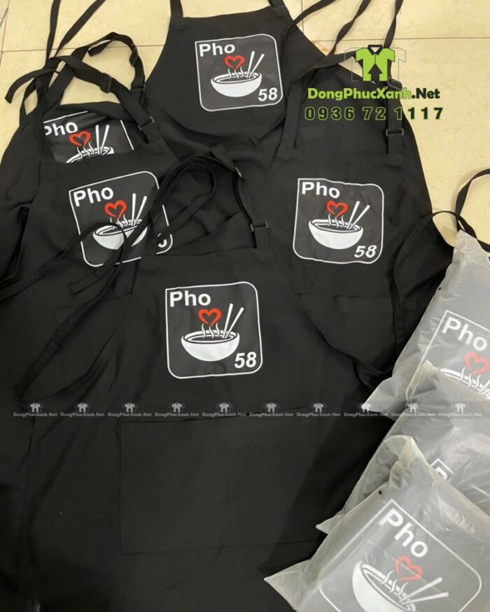 Bộ đồng phục nhân viên phục vụ quán phở thiết kế màu đen hiện đại sang trọng, in logo Pho 58.