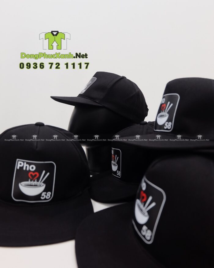 Bộ đồng phục nhân viên phục vụ quán phở thiết kế màu đen hiện đại sang trọng, in logo Pho 58.