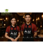 Bộ đồng phục quán cà phê phong cách chuyên nghiệp, in logo T&T Coffee.