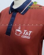 Bộ đồng phục quán cà phê phong cách chuyên nghiệp, in logo T&T Coffee.