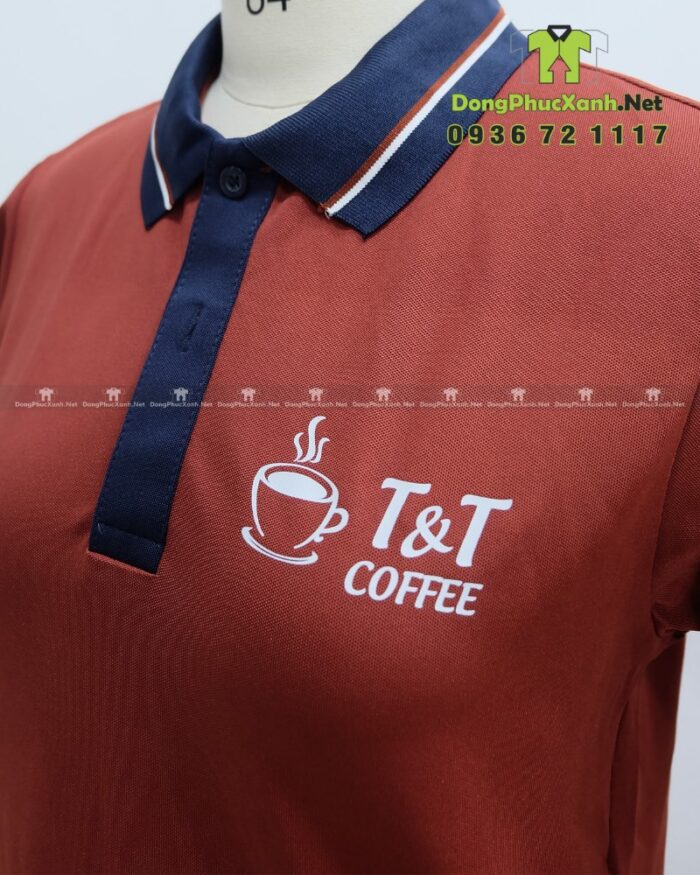 Bộ đồng phục quán cà phê phong cách chuyên nghiệp, in logo T&T Coffee.