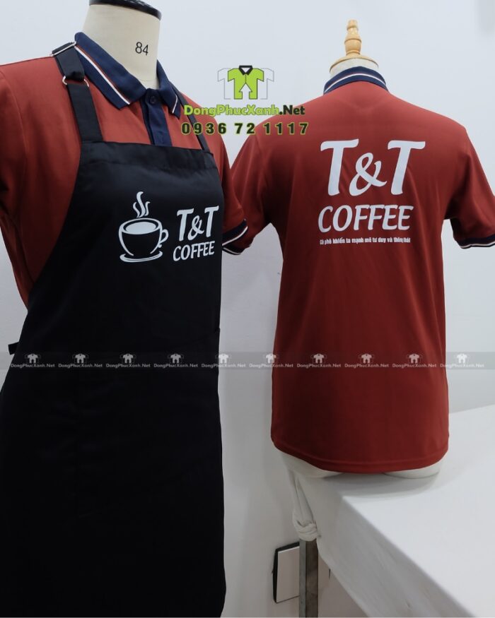 Bộ đồng phục quán cà phê phong cách chuyên nghiệp, in logo T&T Coffee.