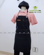 Bộ đồng phục quán trà sữa phong cách dễ thương và tươi trẻ, áo thun đồng phục màu hồng tươi tắn dành cho nhân viên.