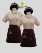 Bộ đồng phục quán cà phê có áo thun đồng phục màu kem phong cách trang nhã, lịch thiệp.