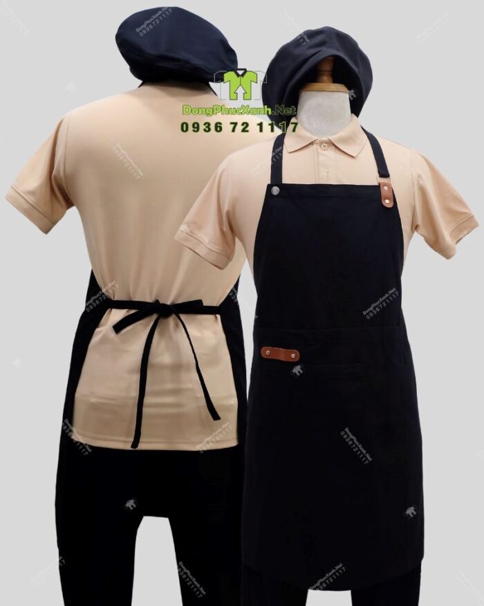 Bộ đồng phục quán cà phê có áo thun đồng phục màu kem phong cách trang nhã, lịch thiệp.