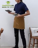 Bộ đồng phục quán cà phê thiết kế áo màu xanh đen, in/ thêu logo theo yêu cầu.