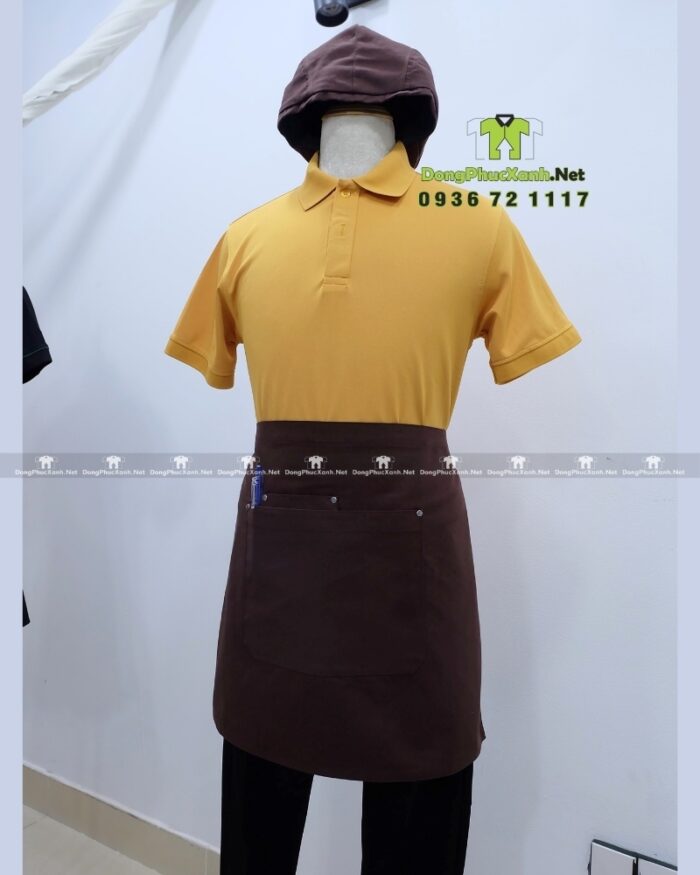 Bộ đồng phục quán trà sữa thiết kế áo thun đồng phục màu vàng, phong cách nổi bật, tăng sự chú ý với khách hàng.