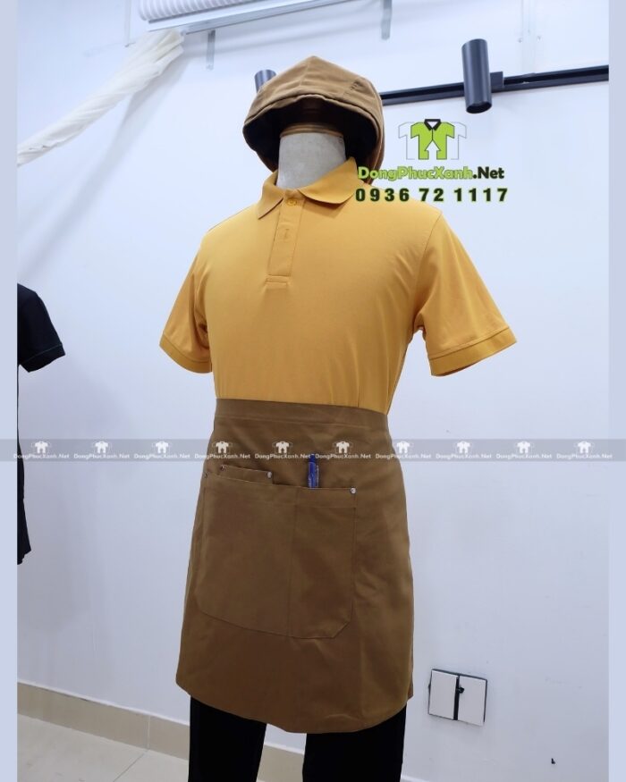 Bộ đồng phục quán trà sữa thiết kế áo thun đồng phục màu vàng, phong cách nổi bật, tăng sự chú ý với khách hàng.