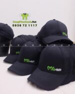 Nón đồng phục lưỡi trai thiết kế vừa vặn dành cho nhân viên bán hàng, thêu logo Mía&More.