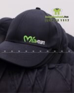 Nón đồng phục lưỡi trai thiết kế vừa vặn dành cho nhân viên bán hàng, thêu logo Mía&More.