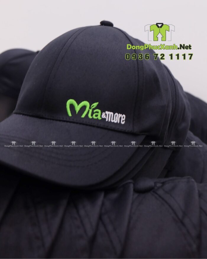 Nón đồng phục lưỡi trai thiết kế vừa vặn dành cho nhân viên bán hàng, thêu logo Mía&More.