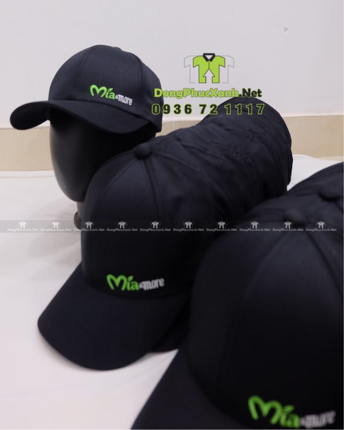 Nón đồng phục lưỡi trai thiết kế vừa vặn dành cho nhân viên bán hàng, thêu logo Mía&More.