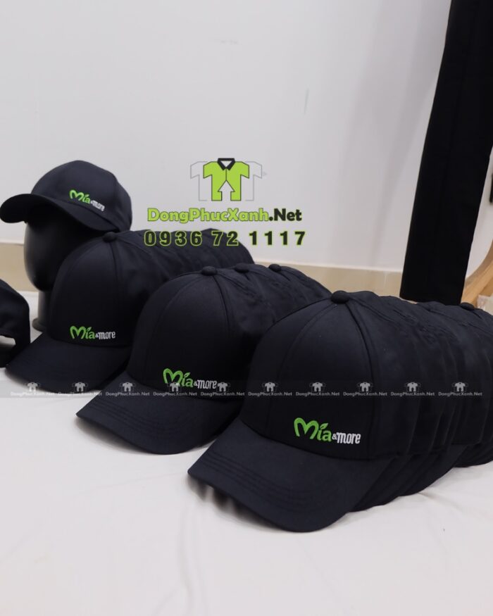 Nón đồng phục lưỡi trai thiết kế vừa vặn dành cho nhân viên bán hàng, thêu logo Mía&More.