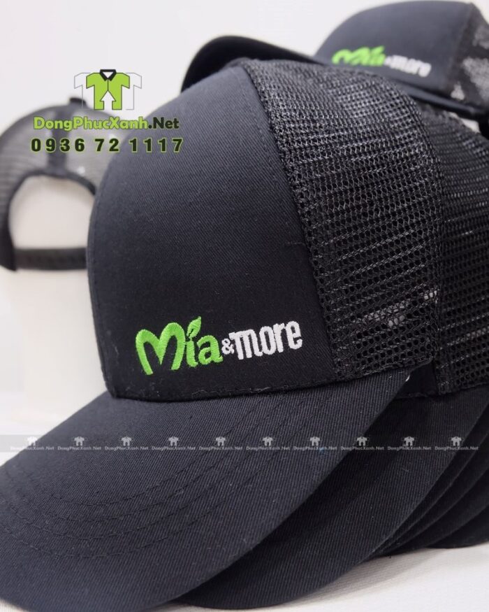 Nón đồng phục thiết kế phối lưới thoáng mát dành cho nhân viên quán nước, in logo Mía&More.