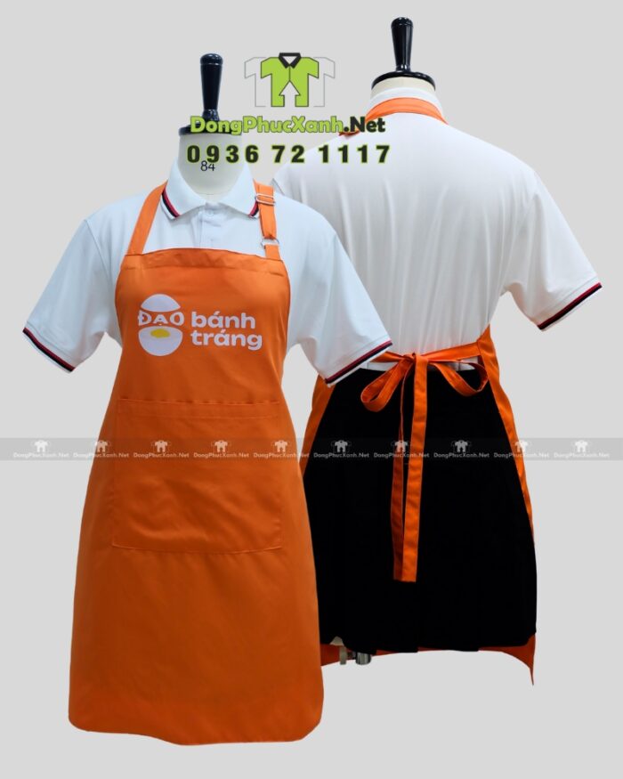 Tạp dề đồng phục nhân viên quán ăn vặt thiết kế màu cam nổi bật, in logo Đạo Bánh Tráng.