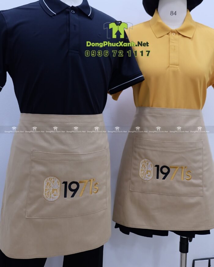 Bộ tạp dề quán cà phê thiết kế màu be đẹp mắt, thêu logo 1971’s.