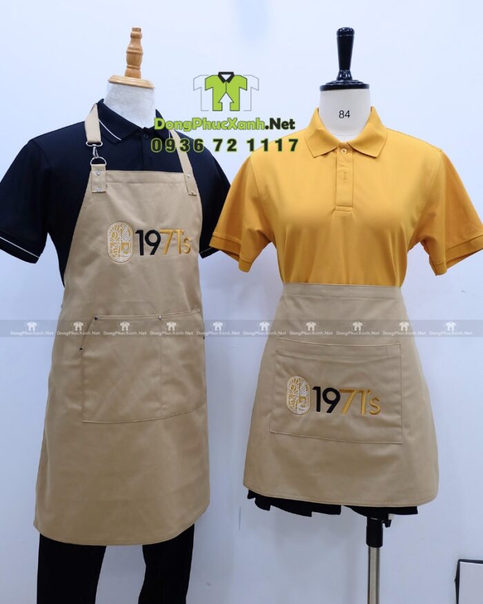 Bộ tạp dề quán cà phê thiết kế màu be đẹp mắt, thêu logo 1971’s.