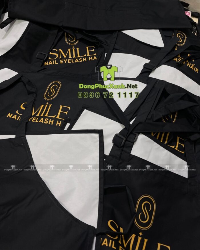 Tạp dề nails chống bám bụi, in logo Smile.
