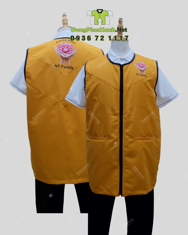 Áo gile đồng phục dành cho các nhóm thiện nguyện in logo NT Family.(5) Áo gile đồng phục màu vàng dành cho các nhóm thiện nguyện, in logo NT Family.