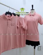 Áo thun đồng phục màu hồng dễ thương dành cho nhân viên bán hàng, in logo Ty Na Store.