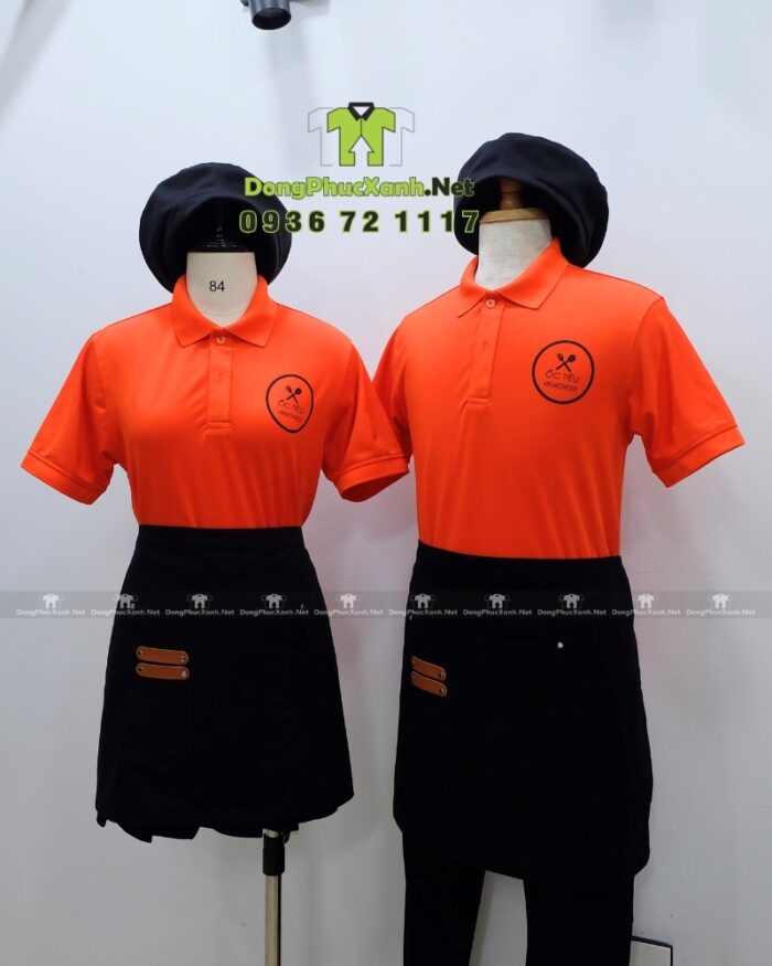 Áo thun đồng phục nhân viên quán ăn màu cam năng động, in logo Ốc Tiêu Vinwonder.