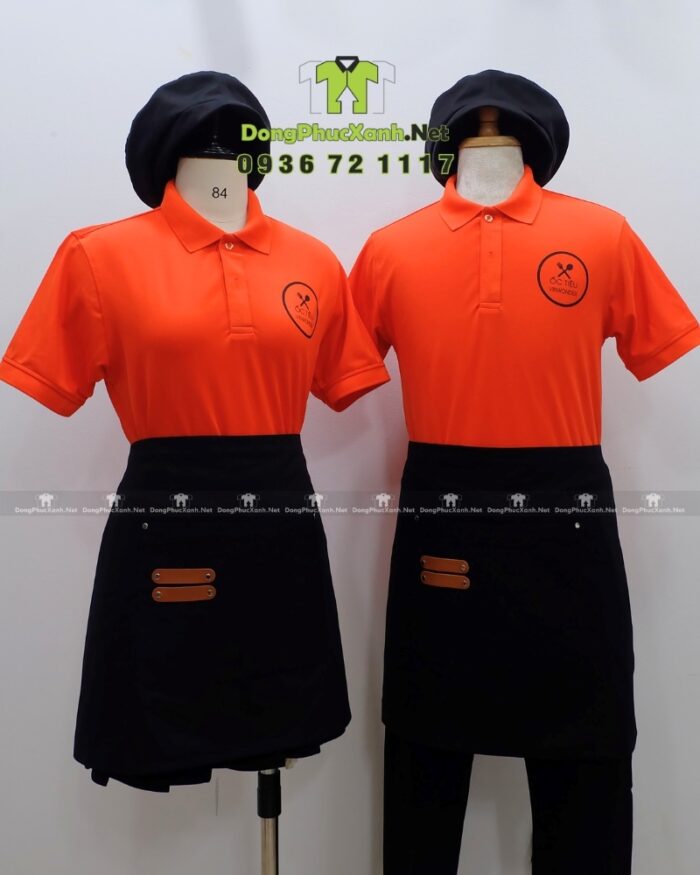 Áo thun đồng phục nhân viên quán ăn màu cam năng động, in logo Ốc Tiêu Vinwonder.