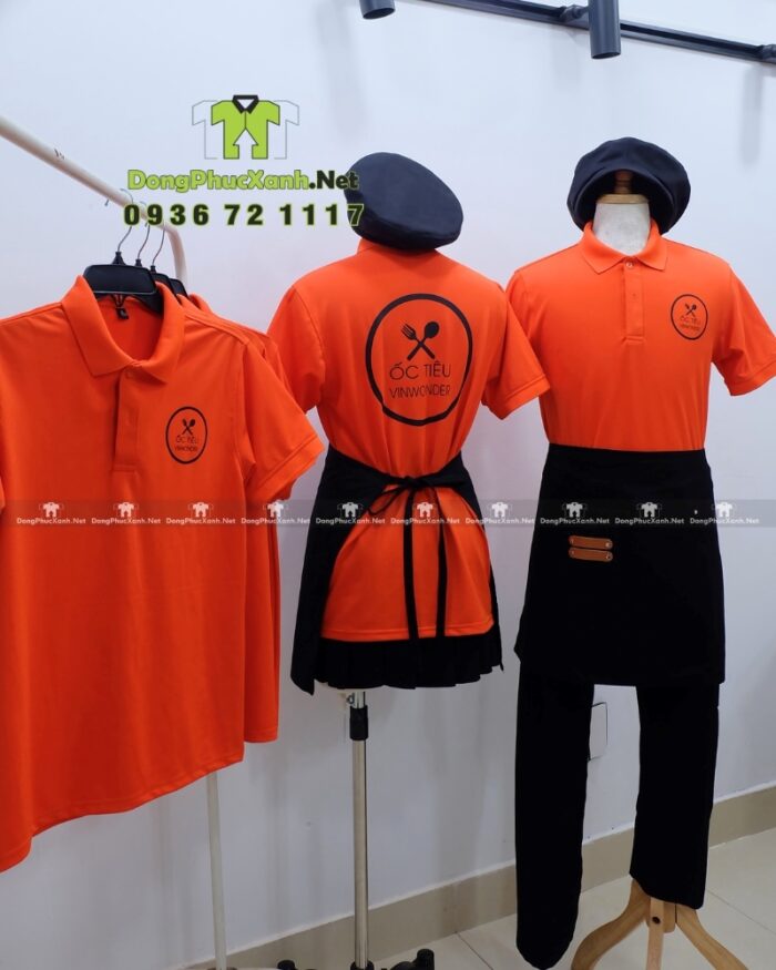 Áo thun đồng phục nhân viên quán ăn màu cam năng động, in logo Ốc Tiêu Vinwonder.