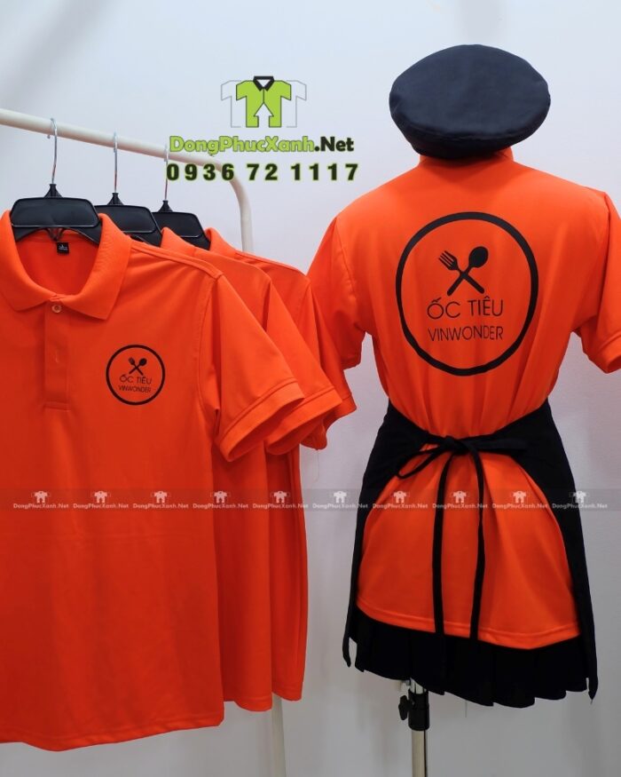 Áo thun đồng phục nhân viên quán ăn màu cam năng động, in logo Ốc Tiêu Vinwonder.