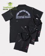 Áo đồng phục nhân viên màu đen đơn giản, in logo Trần Nguyên Decor.