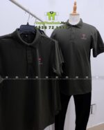Áo đồng phục nhân viên màu đen đơn giản, in logo Trần Nguyên Decor.