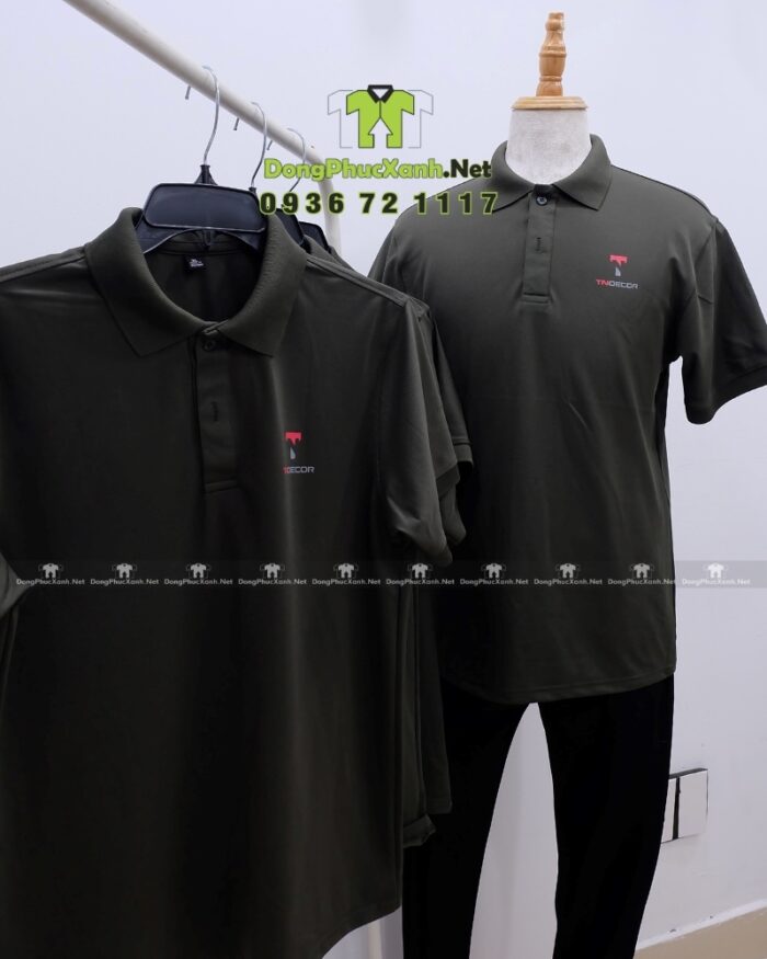 Áo đồng phục nhân viên màu đen đơn giản, in logo Trần Nguyên Decor.