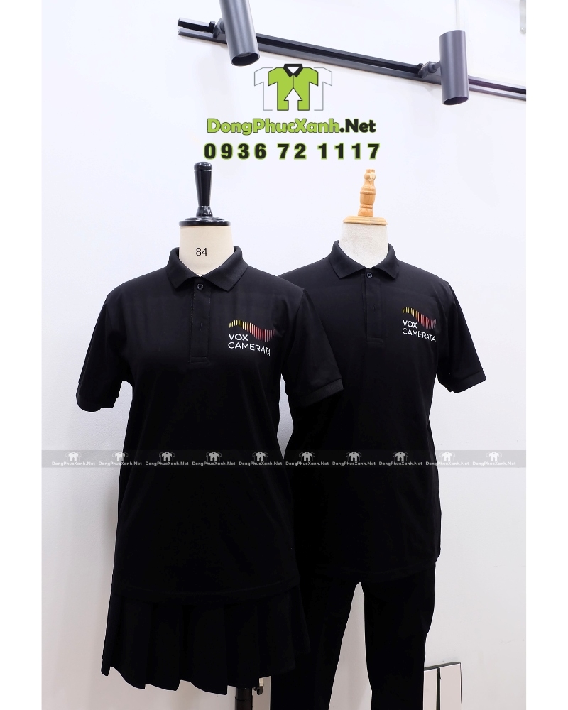 Áo thun đồng phục dành cho nhân viên in logo VOX CAMERATA Áo thun đồng phục cotton đen dành cho nhân viên, in logo VOX CAMERATA