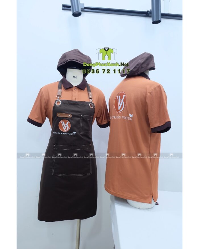 Bộ đồng phục nhân viên quán trà sữa màu cacao ấm áp, in logo Hồng Trà Bảo Vương.