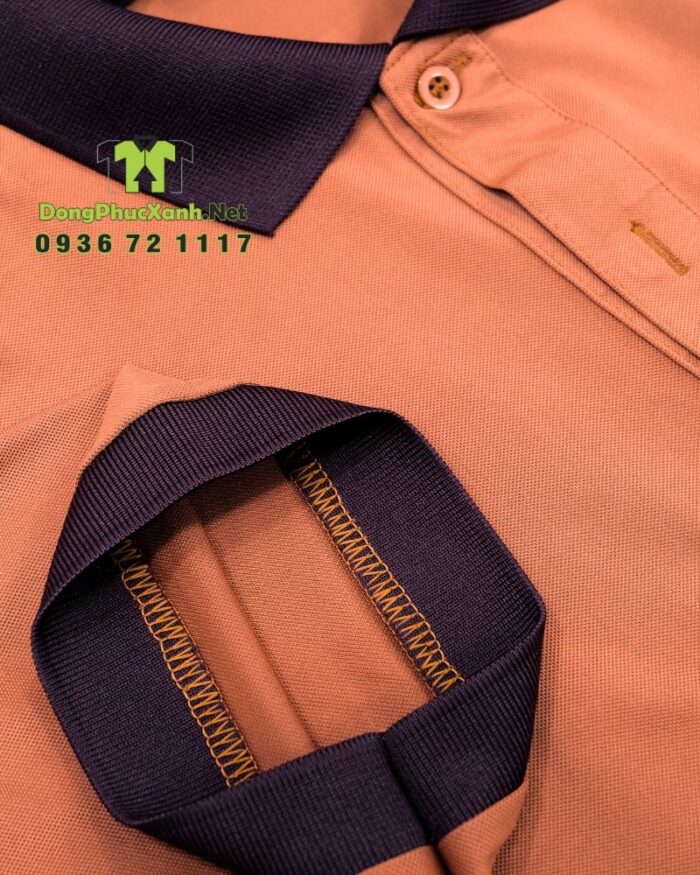Bộ đồng phục nhân viên quán trà sữa màu cacao ấm áp, in logo Hồng Trà Bảo Vương.